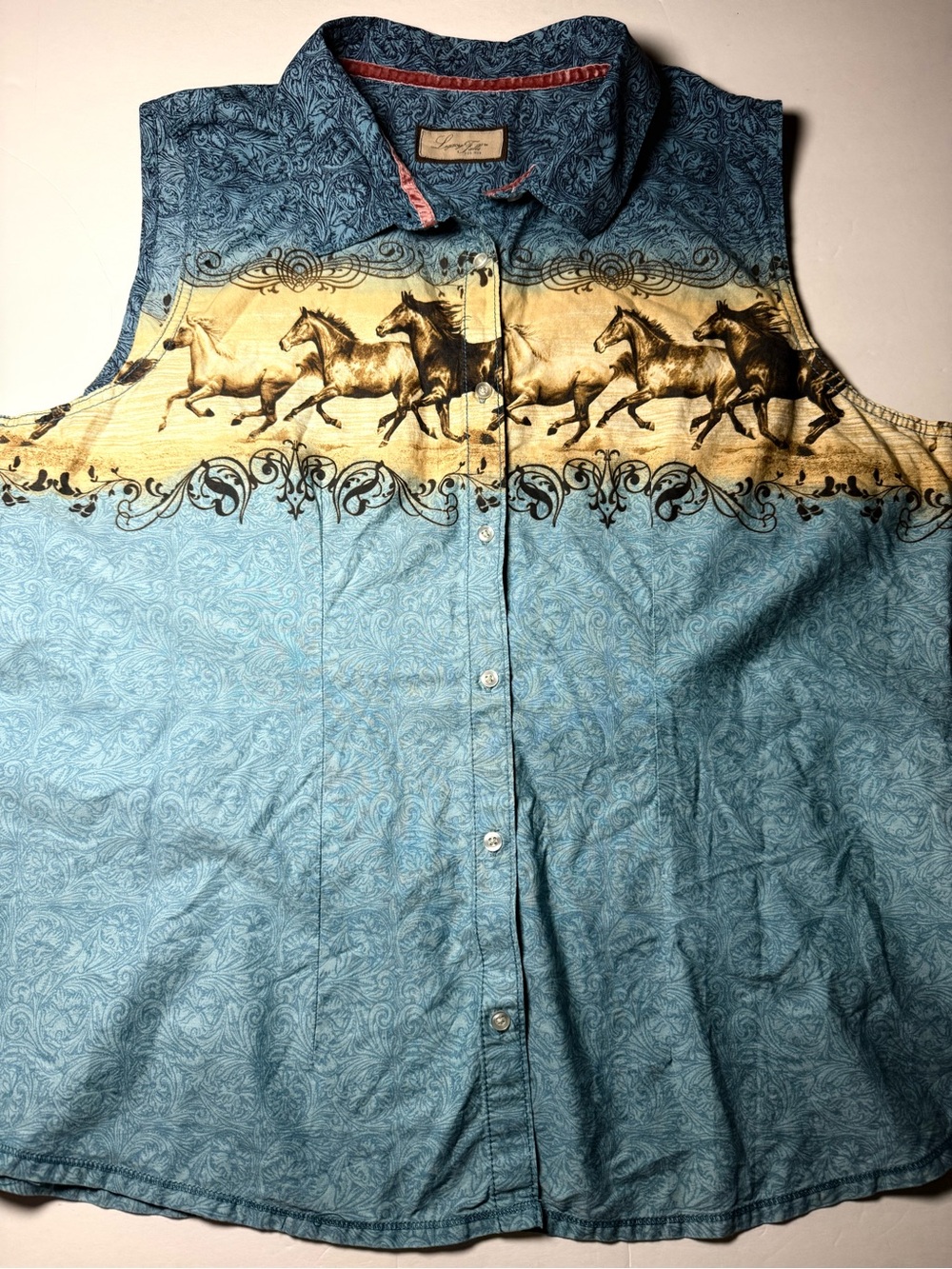 Legacy Falls for Her Horse Print Western Sleeveless Button Front Shirt Medium
